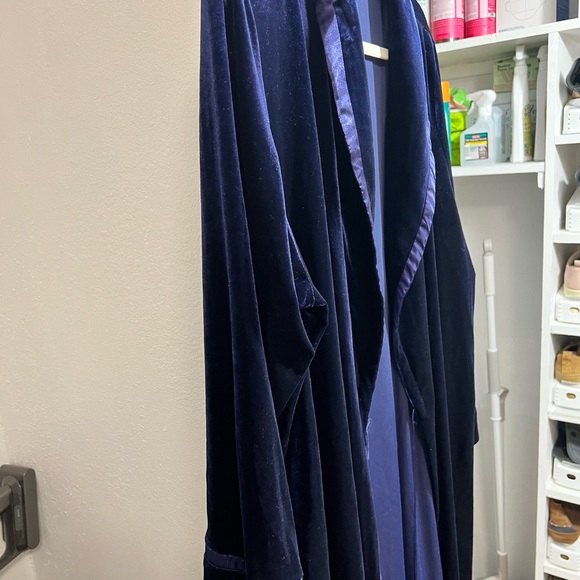 Oscar de la Renta Pink Label Velvet Robe Blue - Picture 4 of 6